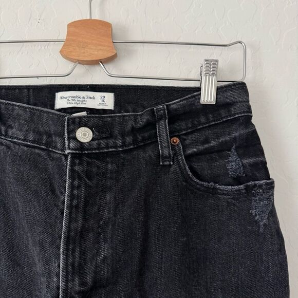 A&F Curve Love Ultra High Rise 90s Straight Jean in Black Destroy 29/8 Short - Picture 8 of 12